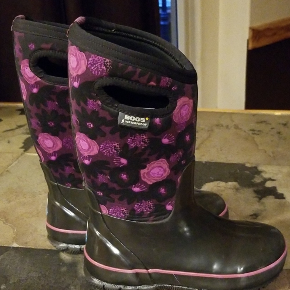 Bogs size 3